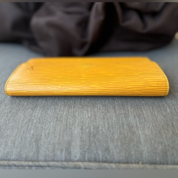Louis Vuitton Epi long wallet - Picture 11 of 14